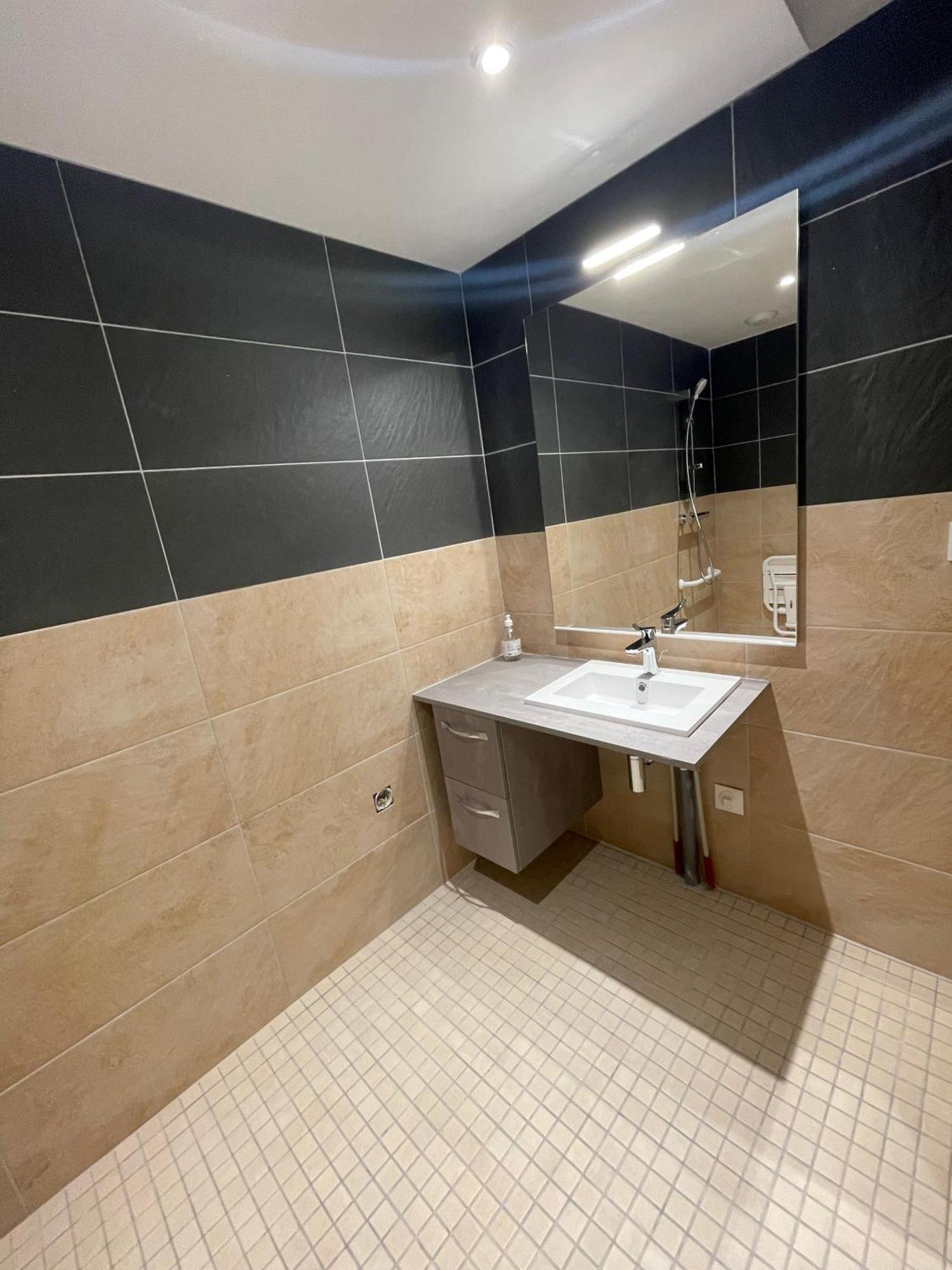 Le Salvador - Appart'Hotel De 18M2 A 44M2 La Talaudiere Ngoại thất bức ảnh